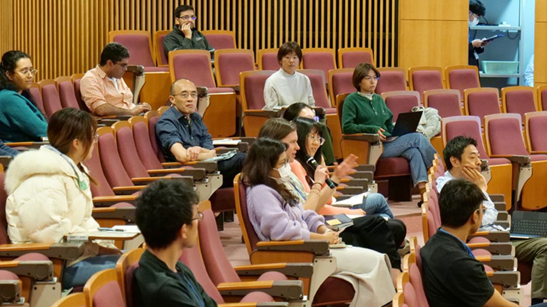 One of the audience asking questions 