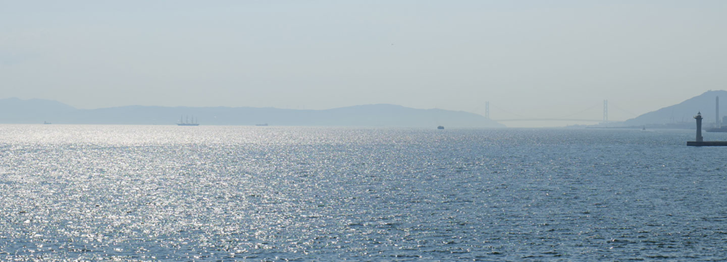 明石海峡大橋を臨む遠景