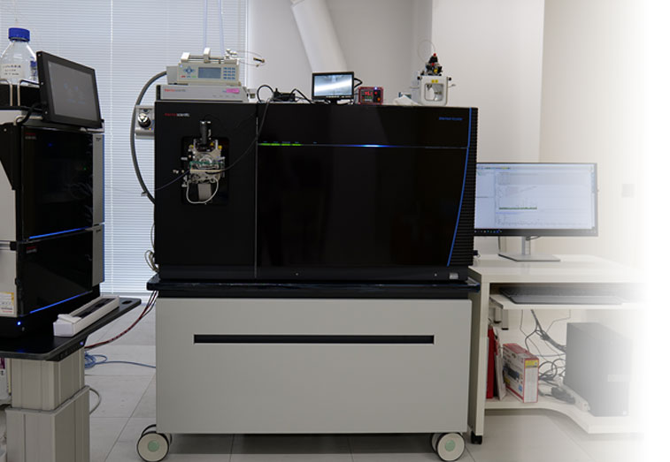 Equipments at proteomics analysis support facility